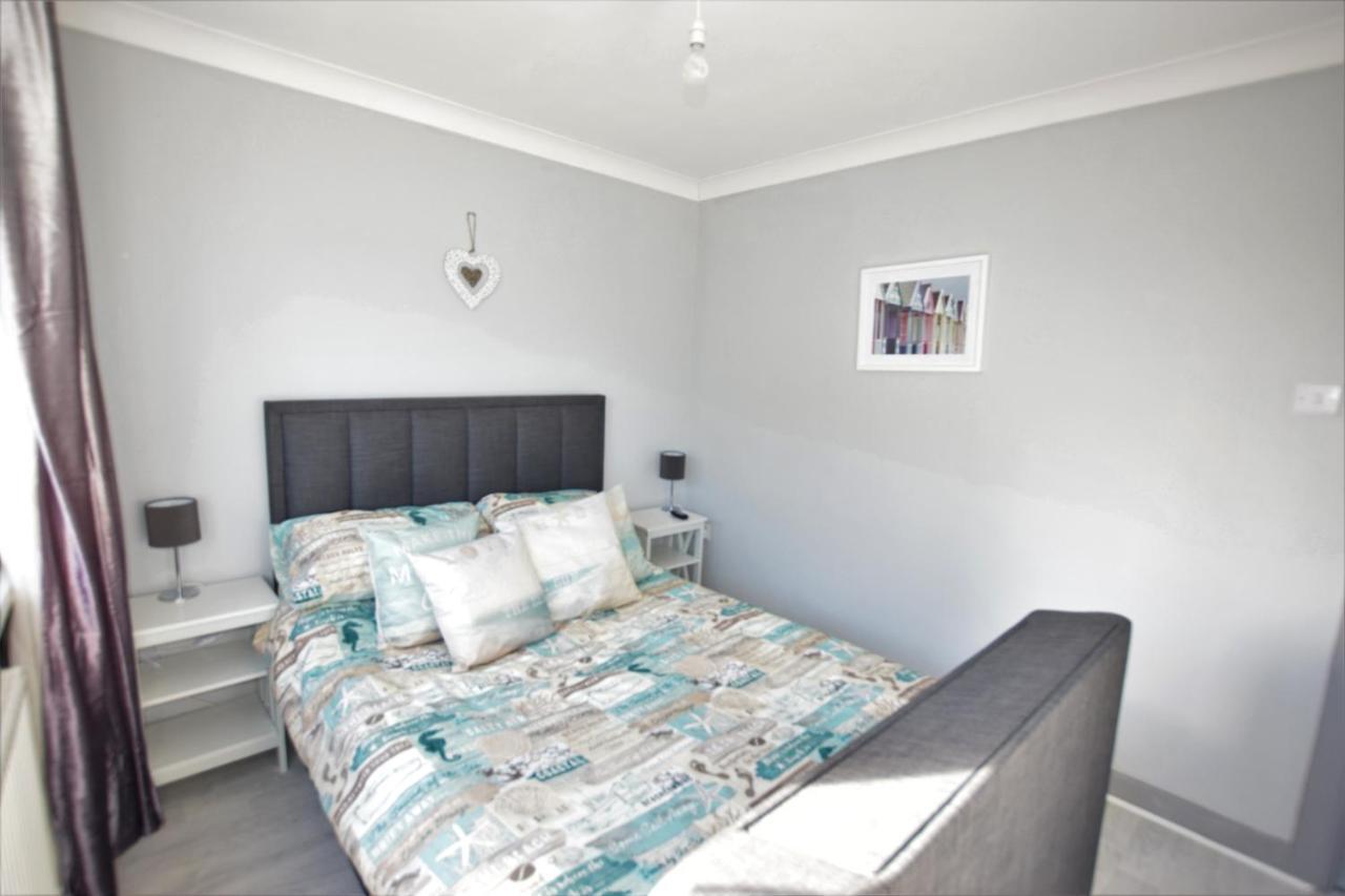 1 Bedroom Holiday Let In The Heart Of West Wales Carmarthen Buitenkant foto